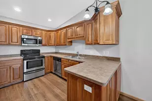 632 Sunset Dr, Lodi, WI 53555 - Photo 9