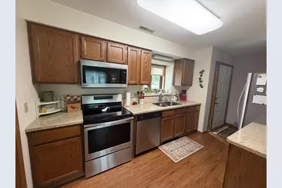 3004 S Petunia Lane, Beloit, WI 53511 - Photo 9