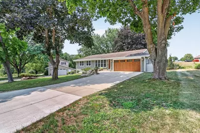615 Sussex Drive, Janesville, WI 53546 - Photo 5
