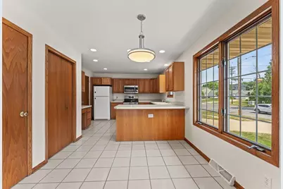 1038 N Thompson Drive, Madison, WI 53704 - Photo 7