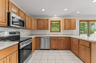 1038 N Thompson Dr, Madison, WI 53704 - Photo 17