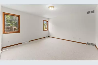 1038 N Thompson Drive, Madison, WI 53704 - Photo 9