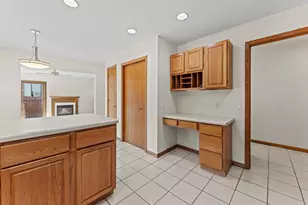 1038 N Thompson Dr, Madison, WI 53704 - Photo 19