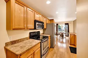 869 Chandler Ln, Sun Prairie, WI 53590 - Photo 5