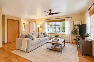 869 Chandler Ln, Sun Prairie, WI 53590 - Photo 3