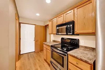 869 Chandler Lane, Sun Prairie, WI 53590 - Photo 5