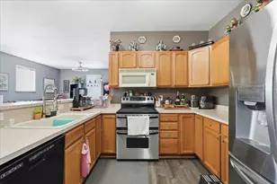 121 Metro Terrace, Madison, WI 53718 - Photo 5