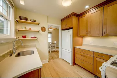 3213 Center Avenue, Madison, WI 53704 - Photo 9