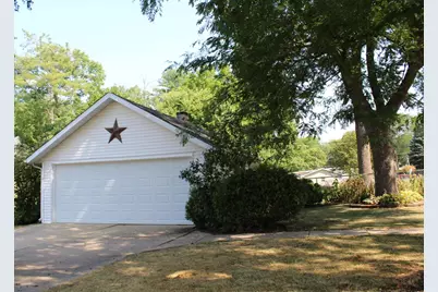 805 E Briar Lane, Beloit, WI 53511 - Photo 3