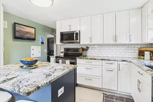 4238 Warwick Way, Madison, WI 53711 - Photo 7