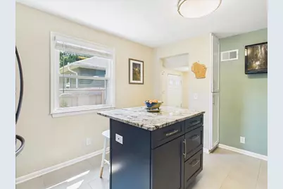 4238 Warwick Way, Madison, WI 53711 - Photo 9