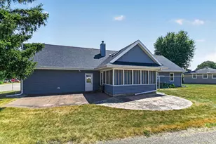 101 8th St, Waunakee, WI 53597 - Photo 5