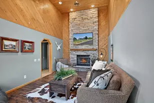 101 8th St, Waunakee, WI 53597 - Photo 15
