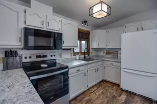 333 7th St, Mineral Point, WI 53565 - Photo 5
