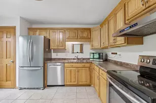 95 S Lakewood Gdns Ln, Madison, WI 53704 - Photo 9