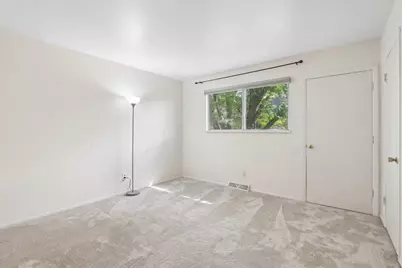 95 S Lakewood Gardens Lane, Madison, WI 53704 - Photo 17