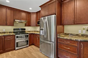 809 Flora Ln, Madison, WI 53714 - Photo 7