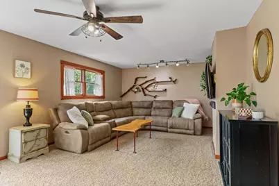 105 S 4th Street, Mount Horeb, WI 53572 - Photo 7