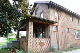 812 S Locust Ave, Freeport, IL 61032 - Photo 3