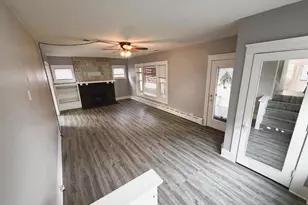 812 S Locust Ave, Freeport, IL 61032 - Photo 7