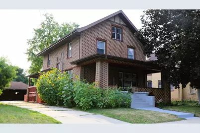 812 S Locust Avenue, Freeport, IL 61032 - Photo 1