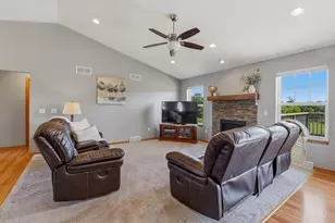 105 Honeycrisp Dr, Beaver Dam, WI 53916 - Photo 3