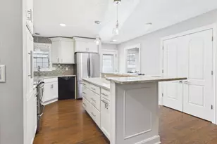 5383 Mariner's Cove Dr, Madison, WI 53704 - Photo 3