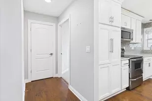 5383 Mariner's Cove Dr, Madison, WI 53704 - Photo 11
