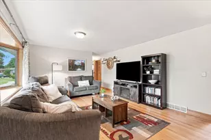 350 E Kohler St, Sun Prairie, WI 53590 - Photo 1