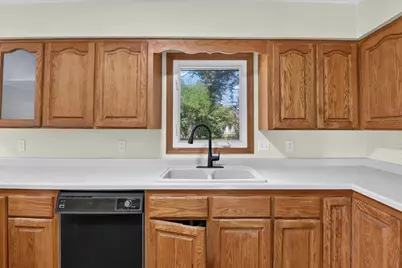 924 Buena Vista Drive, Sun Prairie, WI 53590 - Photo 11