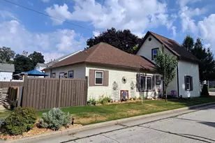 422 W Main St, Waupun, WI 53963 - Photo 3