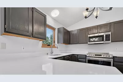 1030 Carriage Drive, Sun Prairie, WI 53590 - Photo 17