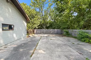 719 E North St, Poynette, WI 53955 - Photo 33