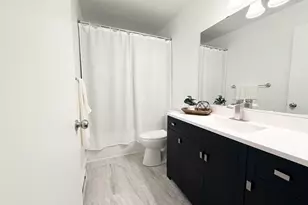 905 Harbor House Dr, Madison, WI 53719 - Photo 3