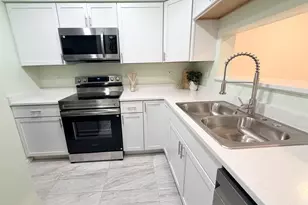 905 Harbor House Dr, Madison, WI 53719 - Photo 7