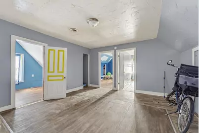 500 W Arthur Avenue, Milwaukee, WI 53207 - Photo 3