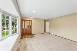 806 South St, Waunakee, WI 53597 - Photo 9