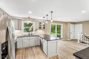 806 South St, Waunakee, WI 53597 - Photo 11