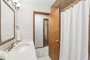806 South St, Waunakee, WI 53597 - Photo 27
