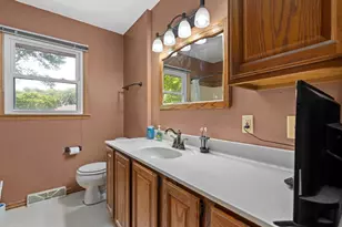4620 Hermsmeier Ln, Madison, WI 53714 - Photo 5