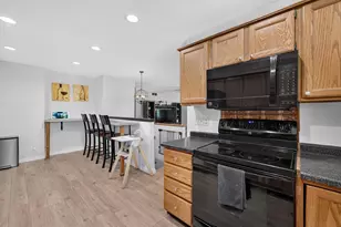 405 Lexington Dr, Waunakee, WI 53597 - Photo 7