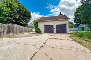712 Marinette Ave, Marinette, WI 54143 - Photo 27