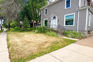 712 Marinette Ave, Marinette, WI 54143 - Photo 3