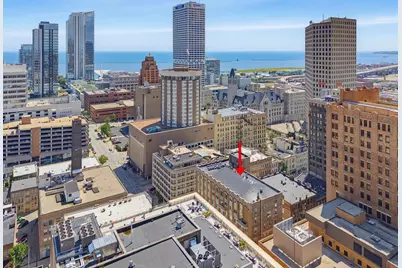 741 N Milwaukee Street #203, Milwaukee, WI 53202 - Photo 37