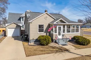201 W Burns St, Portage, WI 53901 - Photo 3