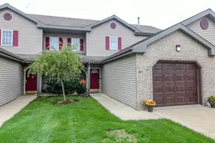 105 Waverly Dr, Cambridge, WI 53523 - Photo 1