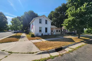 902 Cass St, Portage, WI 53901 - Photo 1