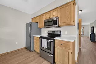 3222 Dorchester Way, Madison, WI 53719 - Photo 9