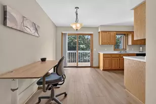3222 Dorchester Way, Madison, WI 53719 - Photo 11
