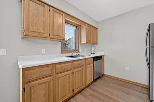3222 Dorchester Way, Madison, WI 53719 - Photo 9